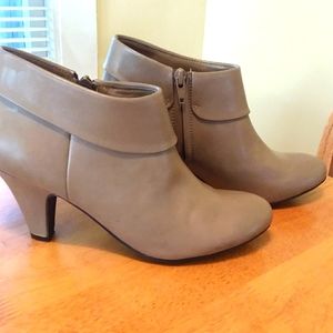 Beige Ankle Boots Size 6M